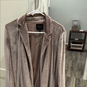 BeBop Women's Velvet Blazer - Tan